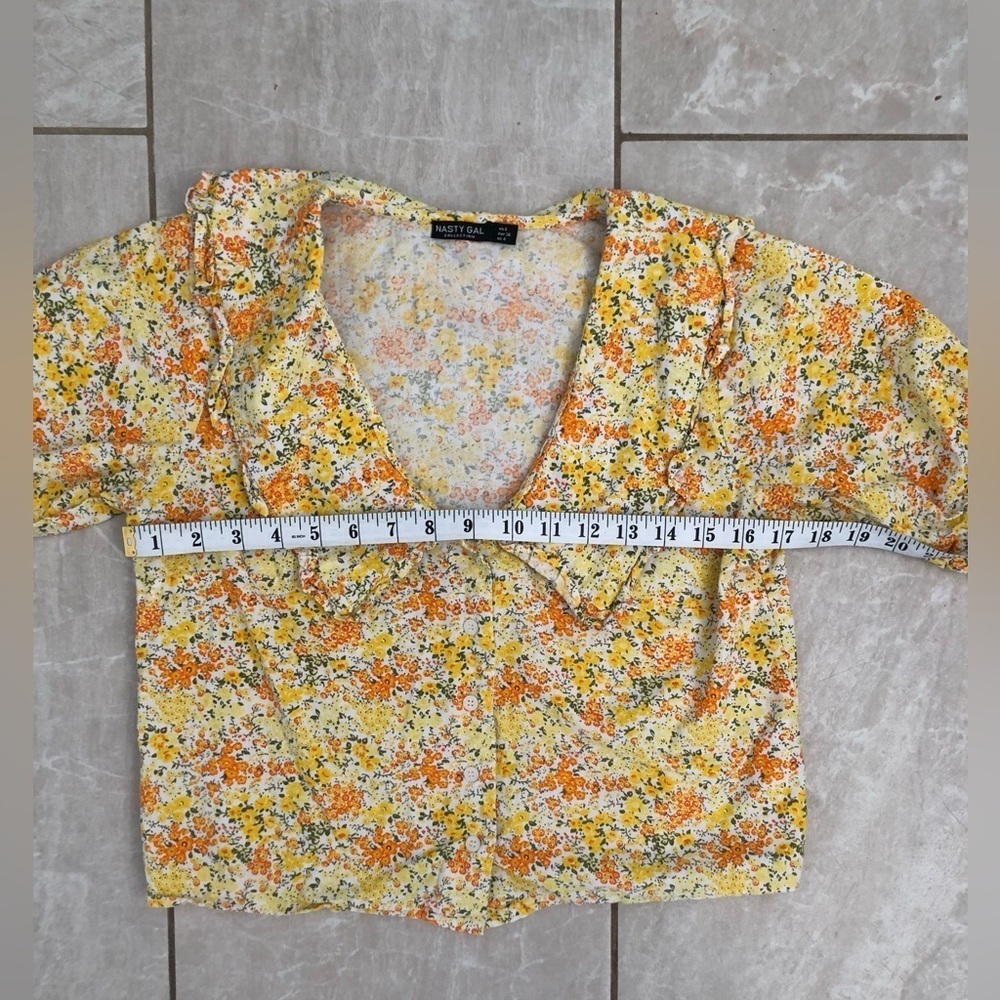 Nasty Gal Floral Collared Short Sleeve Blouse - Picture 5 of 6